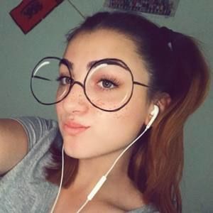 Meet your Posher, Victoriaa